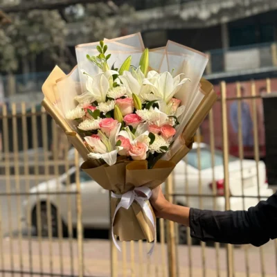 Elegant Lily Rose Bouquet