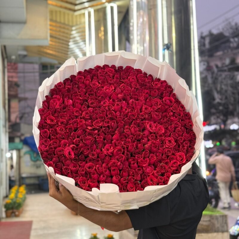 365 Pcs Red Roses Bouquet