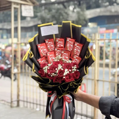 KitKat Chocolate & Red Rose Premium Bouquet